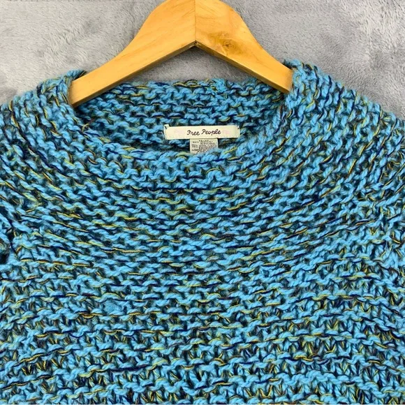 Free People Chunky Crochet Sweater. Women’s Size Medium. Blue. (NWT). - Picture 4 of 5